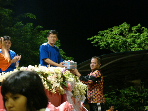 ../Picture/2553/DSC09885.JPG