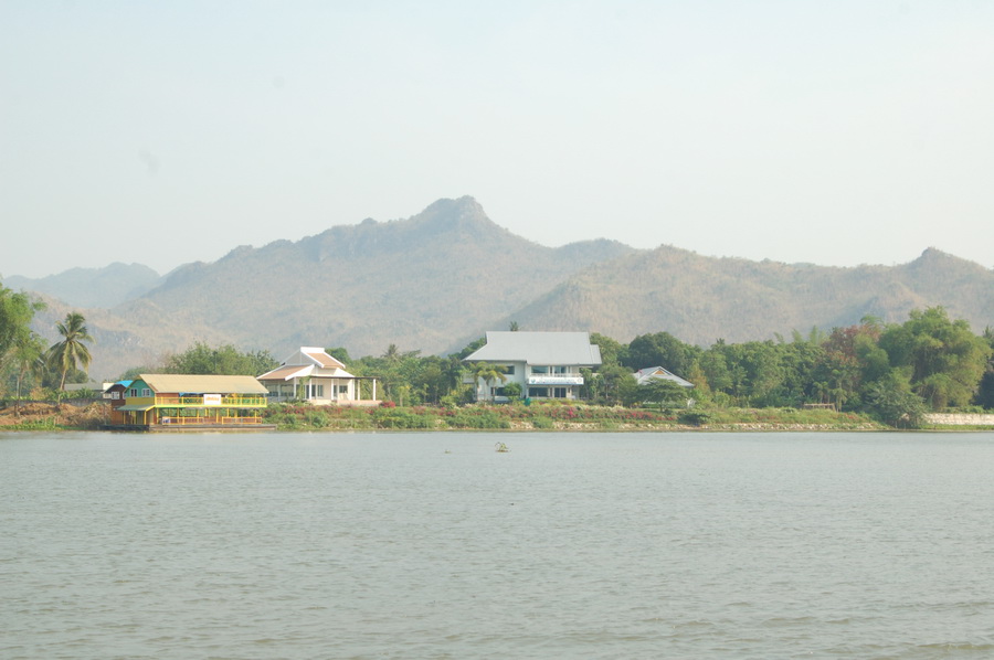 ../Picture/2553/DSC_0840.JPG