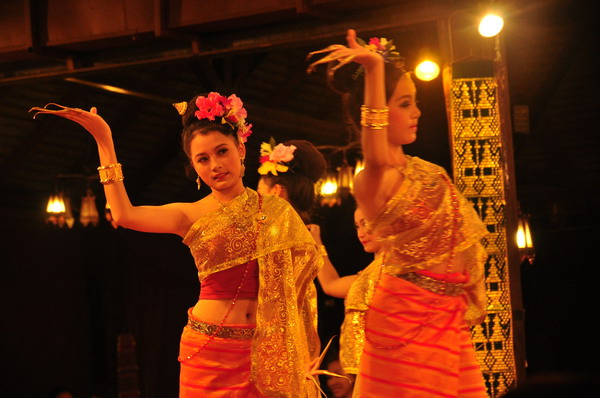 ../Picture/2553/MJUP2010102710074409.JPG